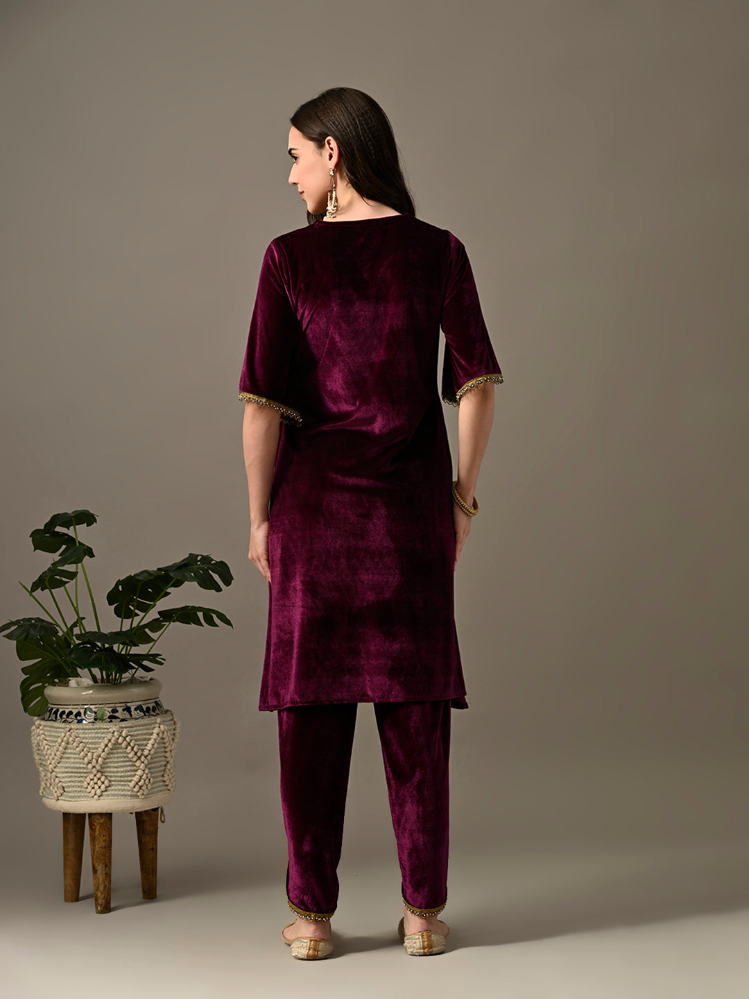 Myshka Women's Magenta Velvet Kurta Pant