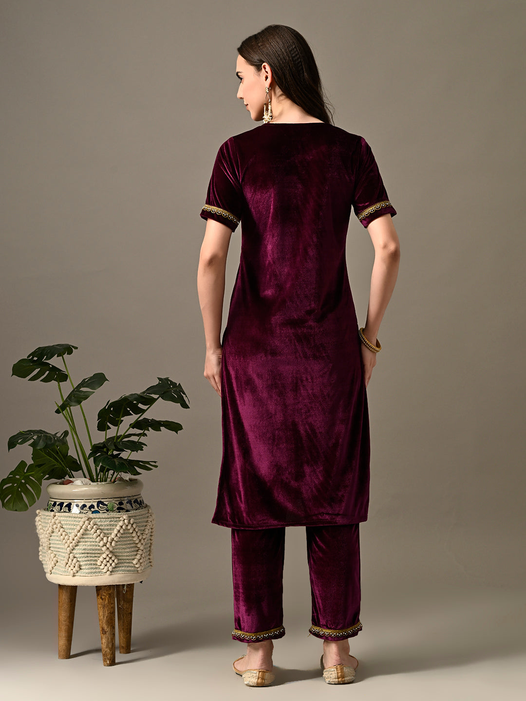 Myshka Women's Magenta Velvet Kurta Pant