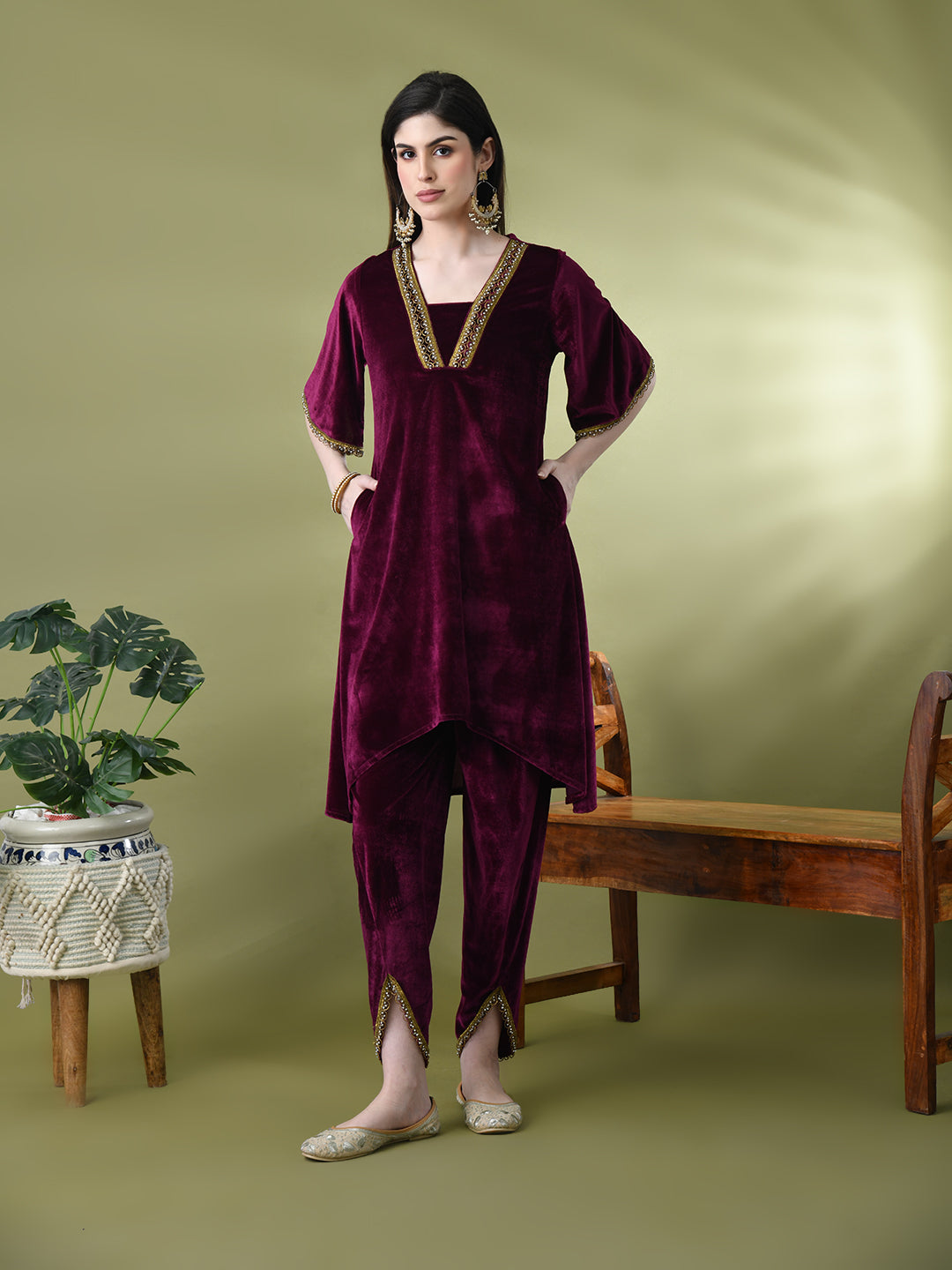 Myshka Women's Magenta Velvet Kurta Pant With Dupatta Set