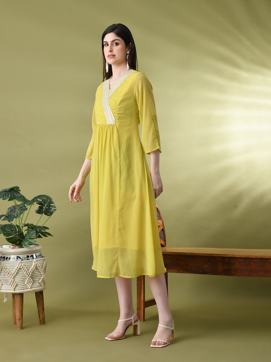 Myshka Women's Green Solid Georgette Dress