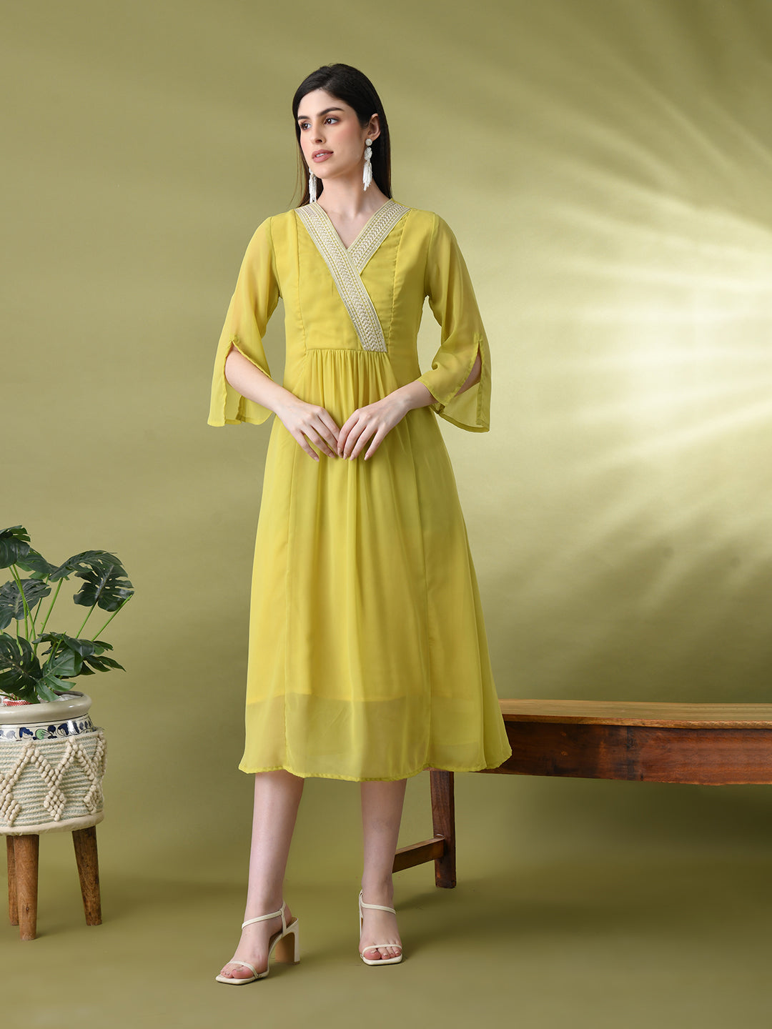 Myshka Women's Green Solid Georgette Dress