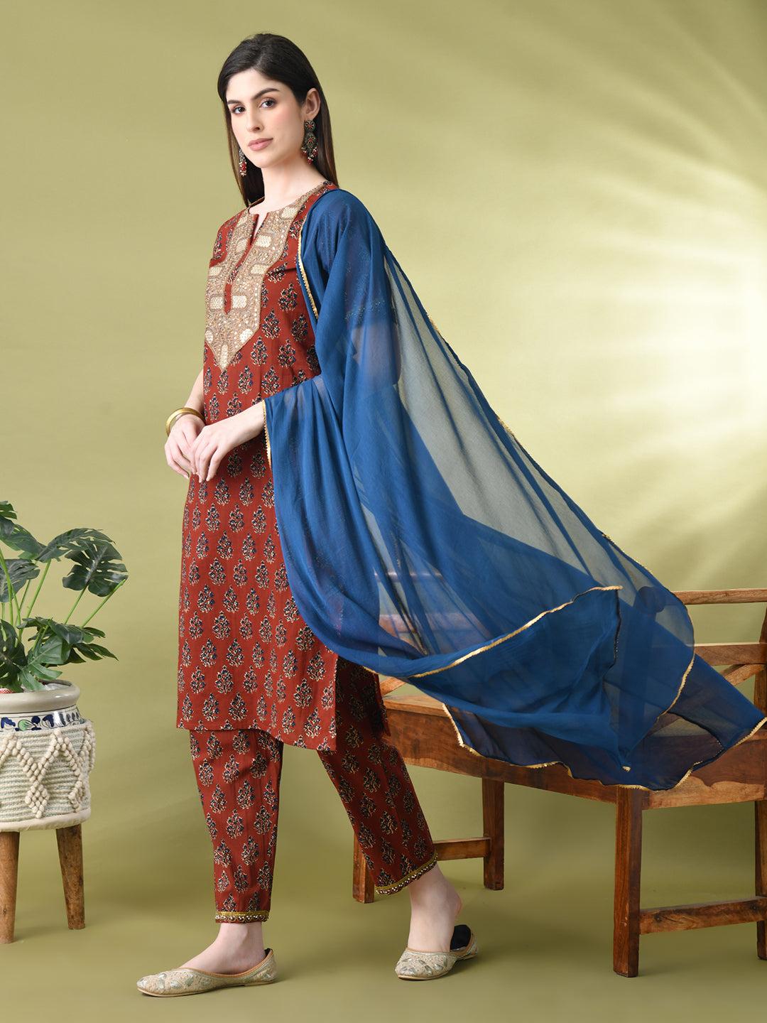 Myshka Women's Cotton Red Printed Kurta Set With Dupatta