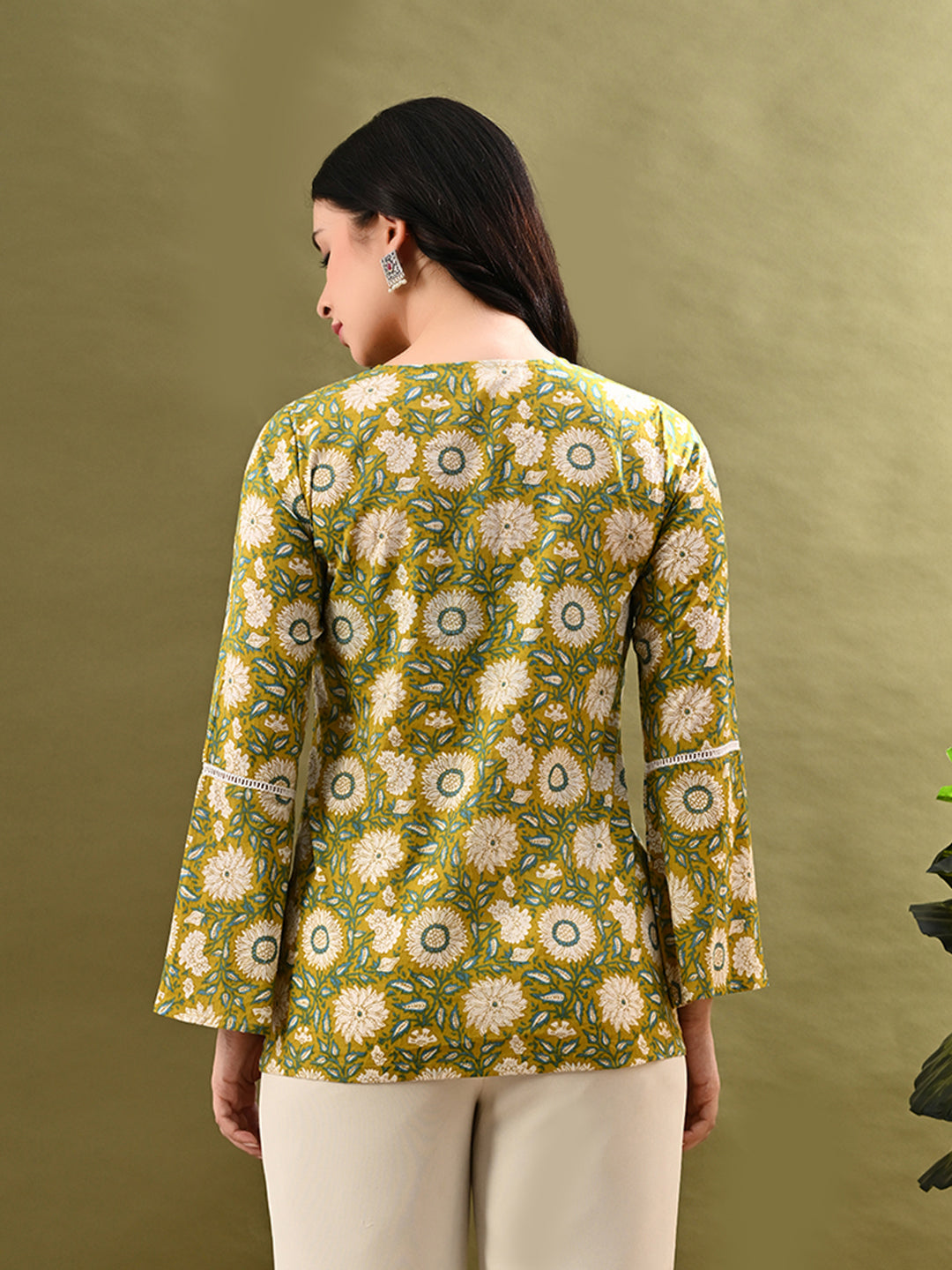 Myshka Women's Green Flower Printed Tunic With Lace