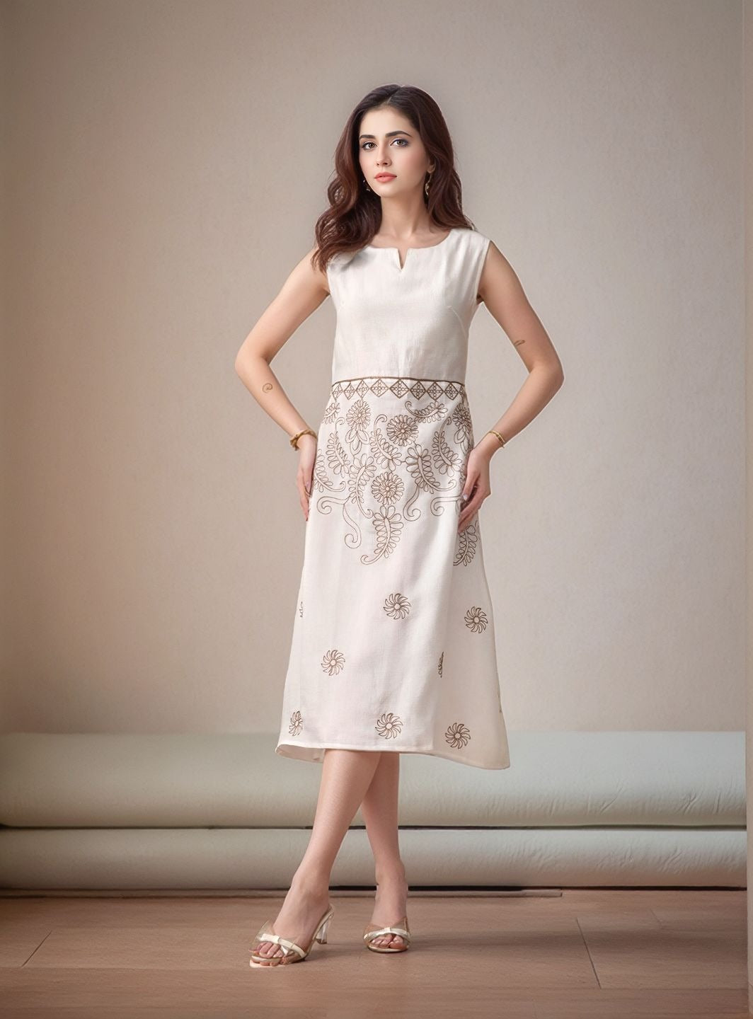 Myshka Women White Embroidered Dress Sleeveless