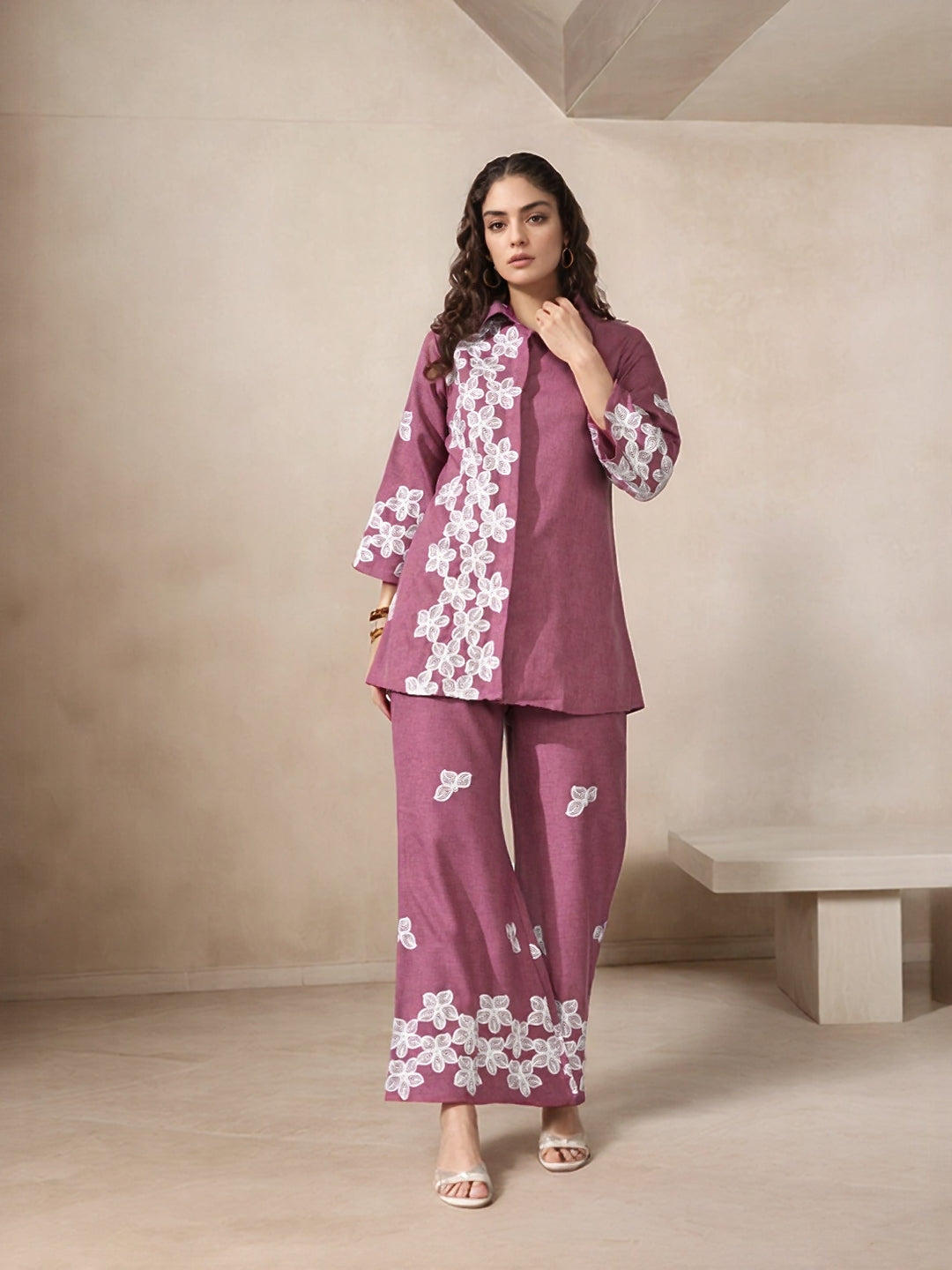 Myshka Women Floral Embroidered Pink Tunic with Trouser