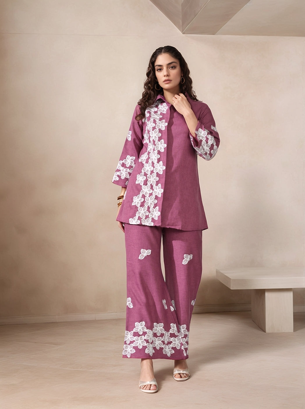 Myshka Women Floral Embroidered Pink Tunic with Trouser