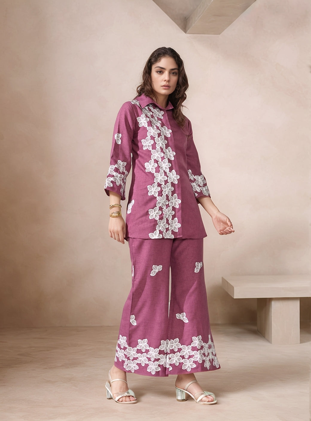 Myshka Women Floral Embroidered Pink Tunic with Trouser