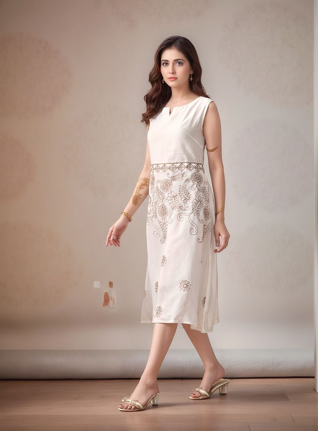 Myshka Women White Embroidered Dress Sleeveless