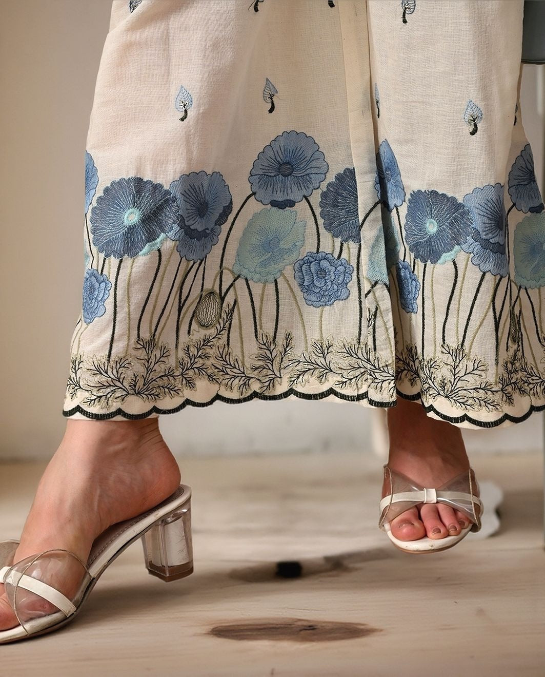 Myshka Women Blue Thread Floral Embroidered Flared Trouser