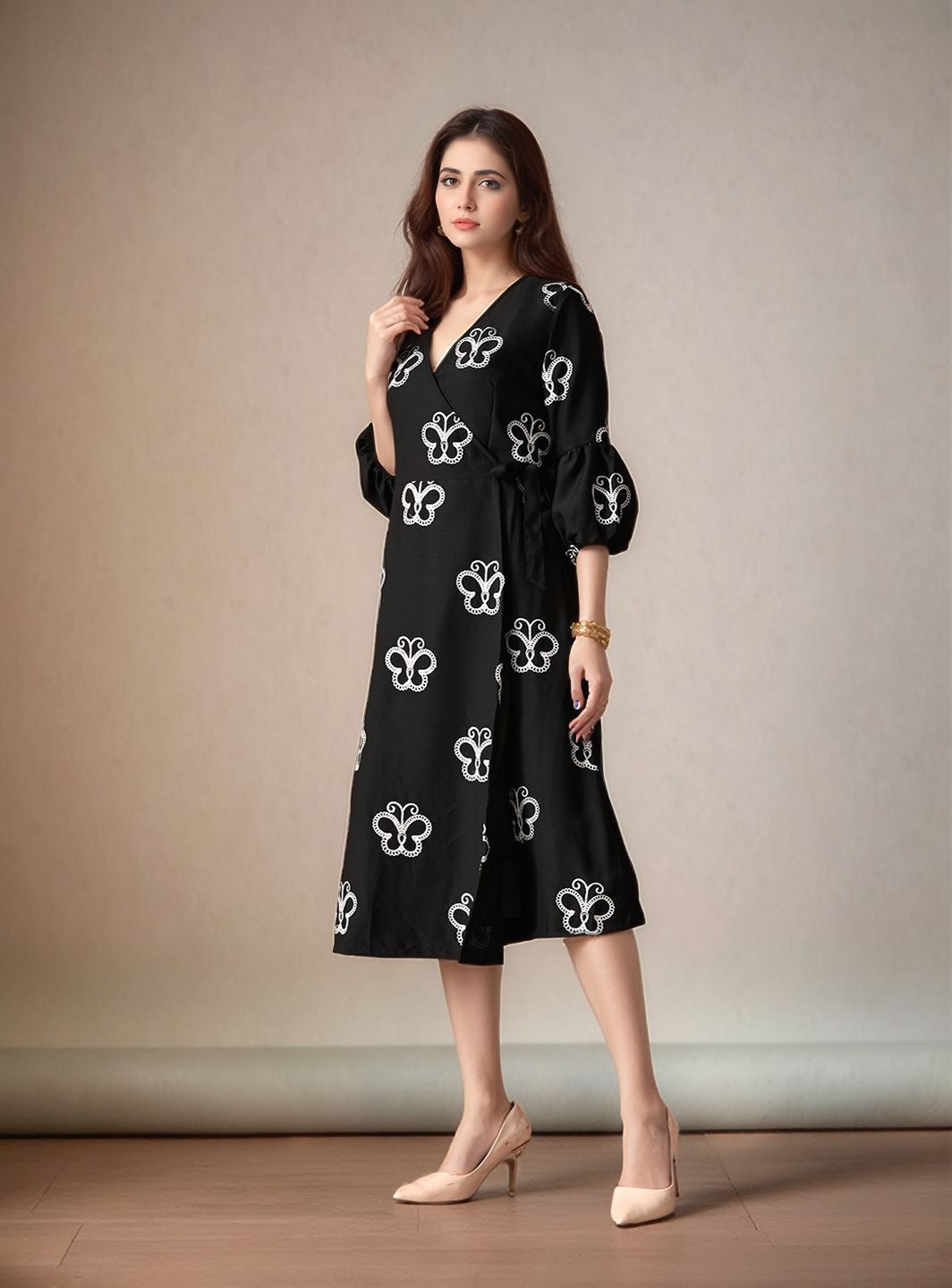 Myshka Women Black Embroidered Wrap Dress Trendy Sleeves