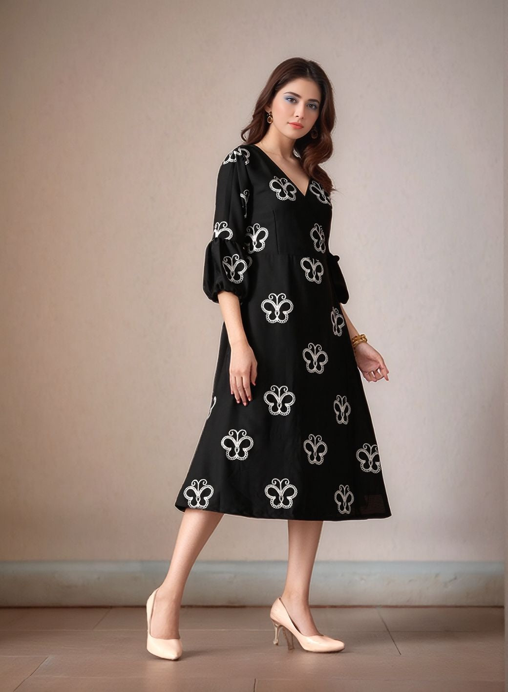 Myshka Women Black Embroidered Wrap Dress Trendy Sleeves