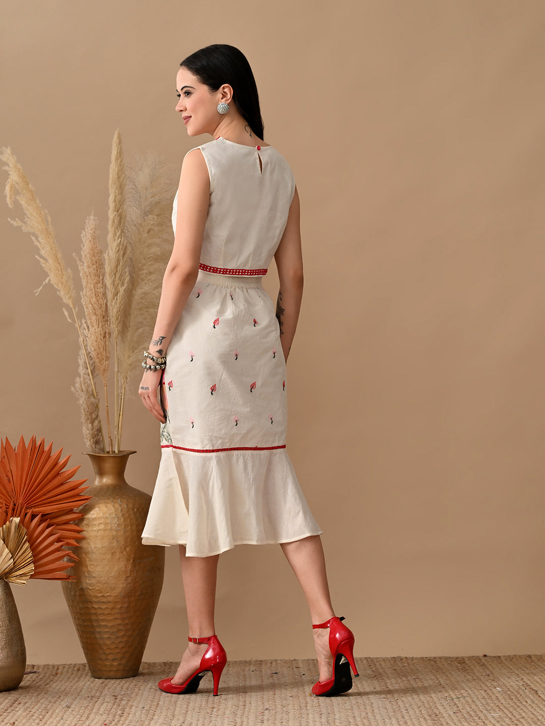 Myshka Women Multi Color Thread Floral Embroidered & Laced Sleeveless Top Mermaid Skirt Fusion
