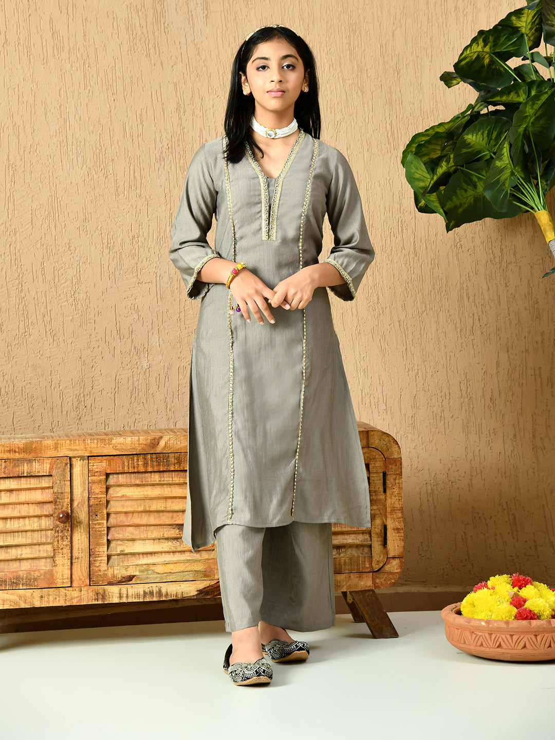Myshka Kids Girls Calf length Embellished Kurta Set Grey Color