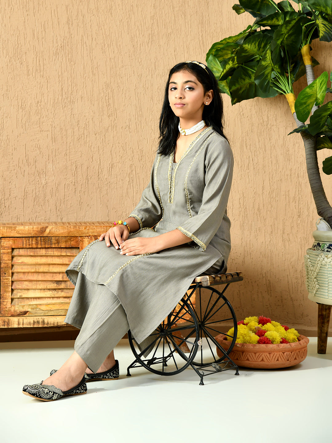 Myshka Kids Girls Calf length Embellished Kurta Set Grey Color