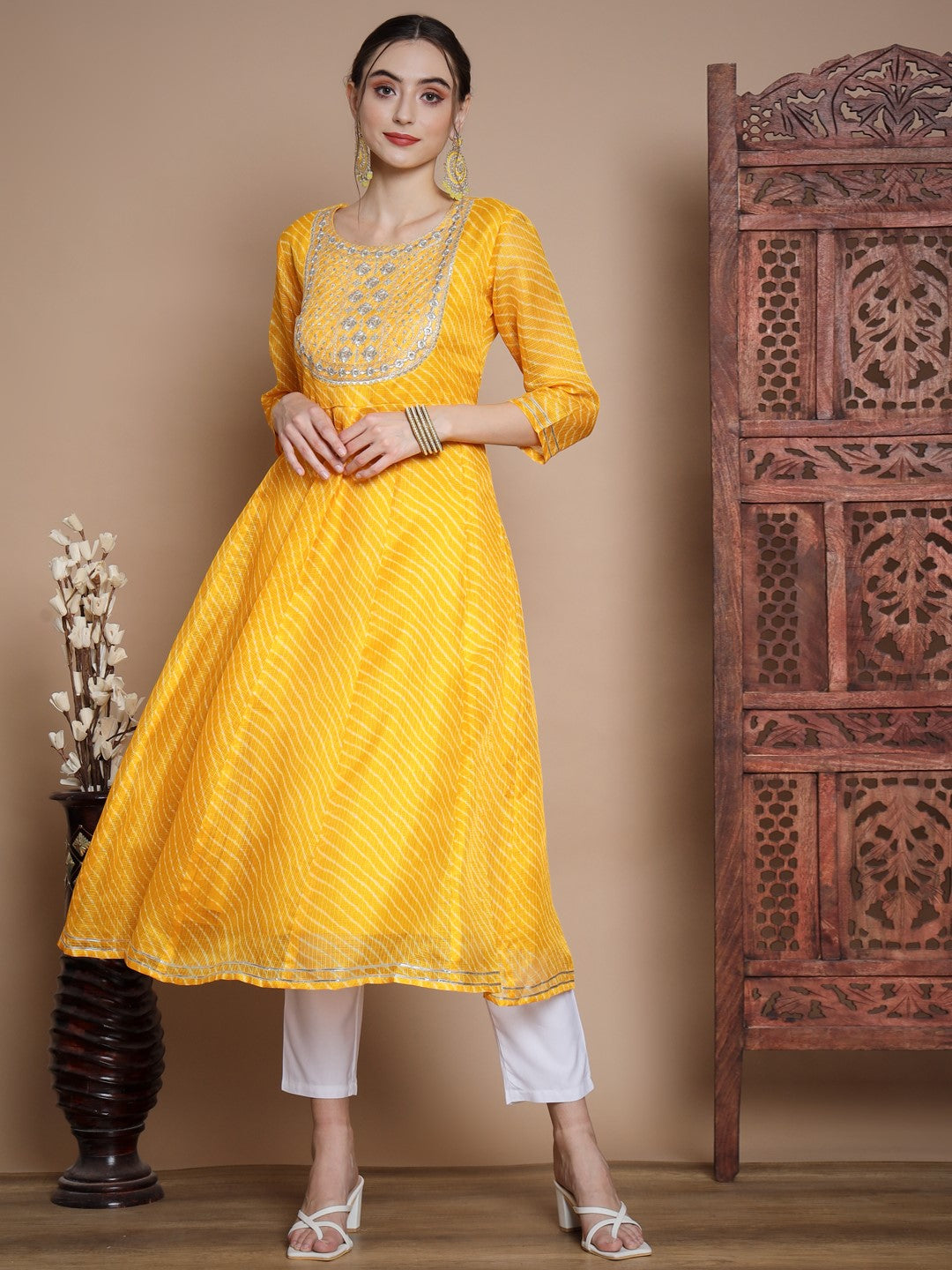 Women's Yellow Anarkali Kurta Myshka