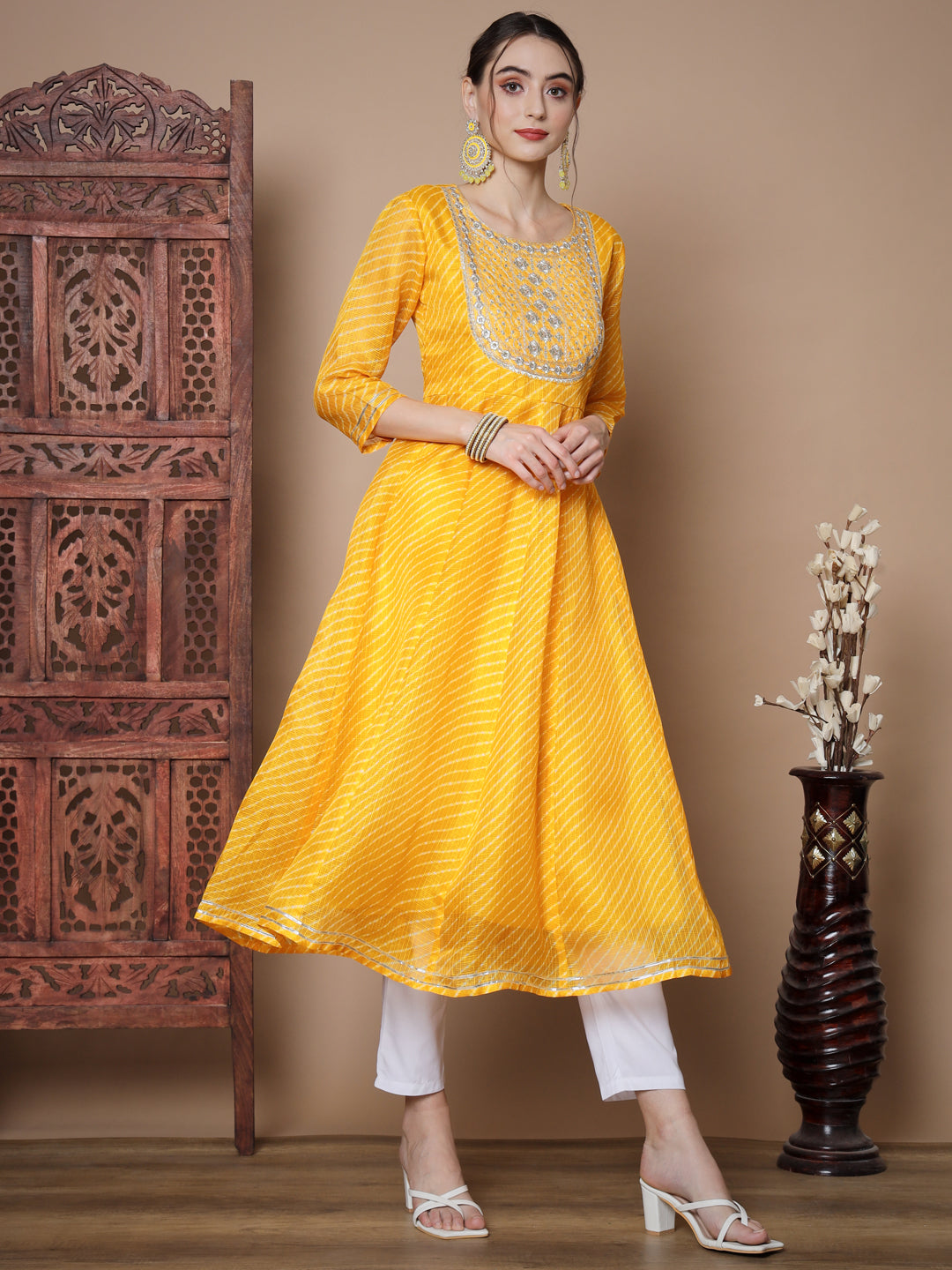 Women's Yellow Anarkali Kurta Myshka