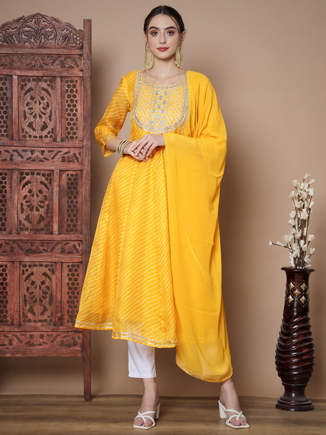 Women's Yellow Anarkali Kurta & With Dupatta Myshka