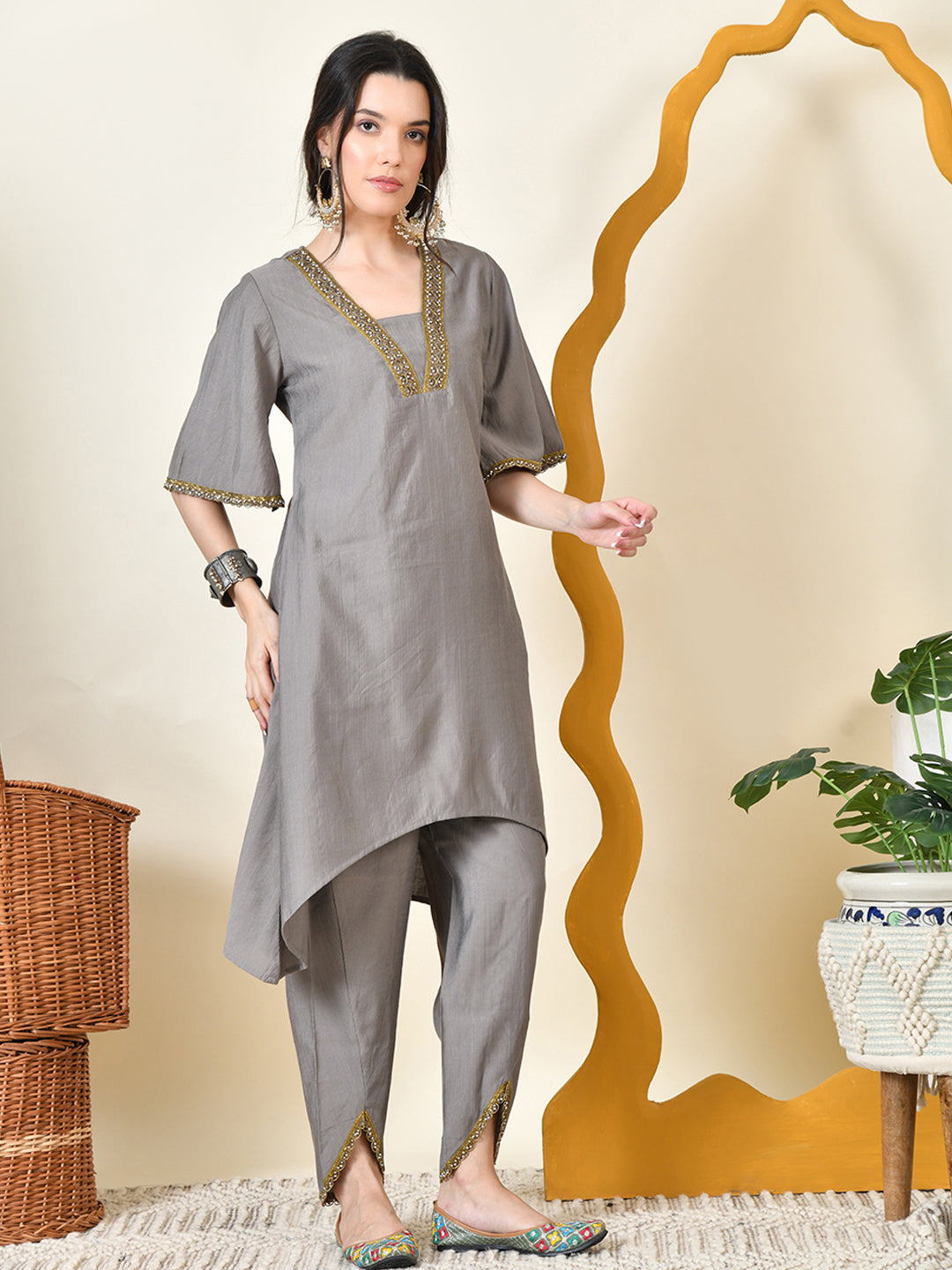 Myshka Women's Grey Solid V-Neck Bell Sleeves Kurta & Dhoti Pants