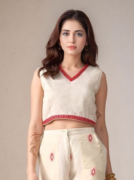 Myshka Women Off-White Laced Sleeveless Crop Top