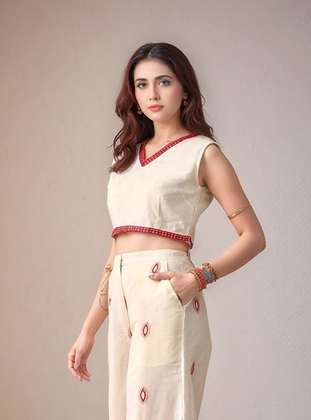 Myshka Women Off-White Laced Sleeveless Crop Top