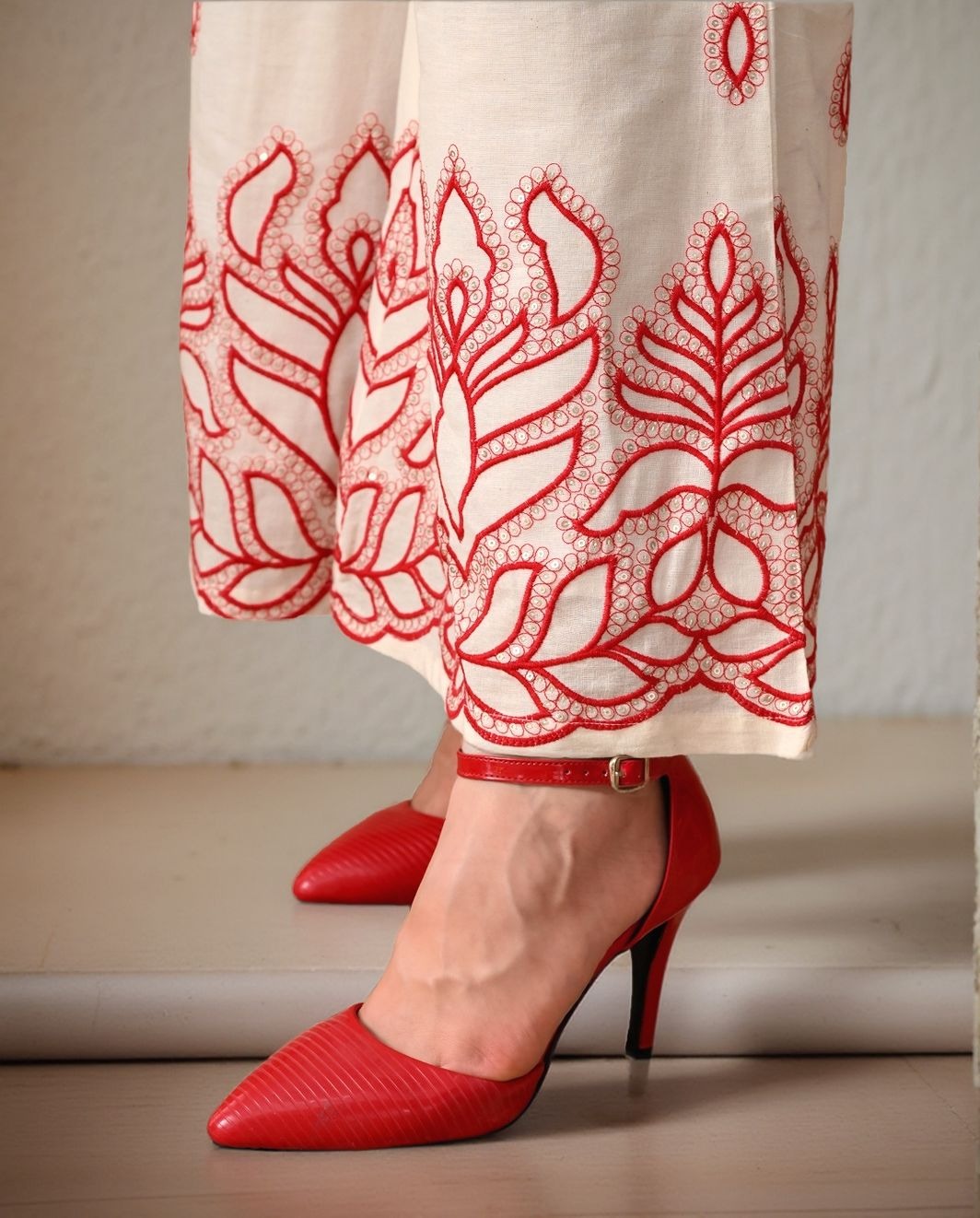 Myshka Women Red Ethnic Motif Embroidered Flared Trouser
