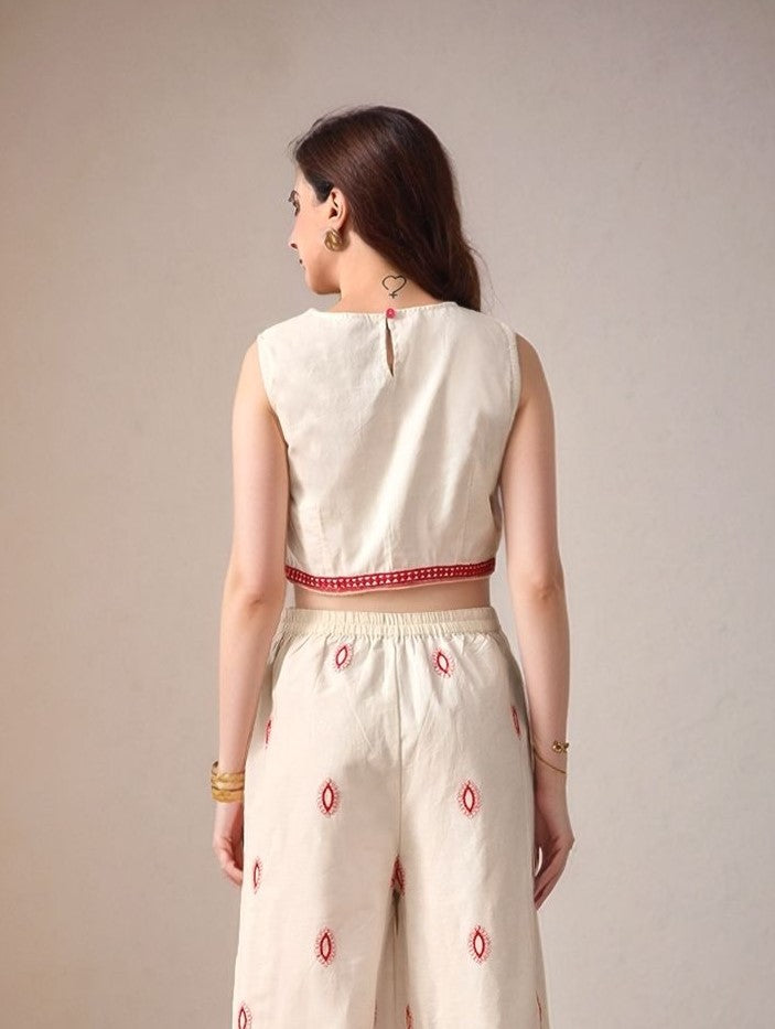 Myshka Women Off-White Laced Sleeveless Crop Top