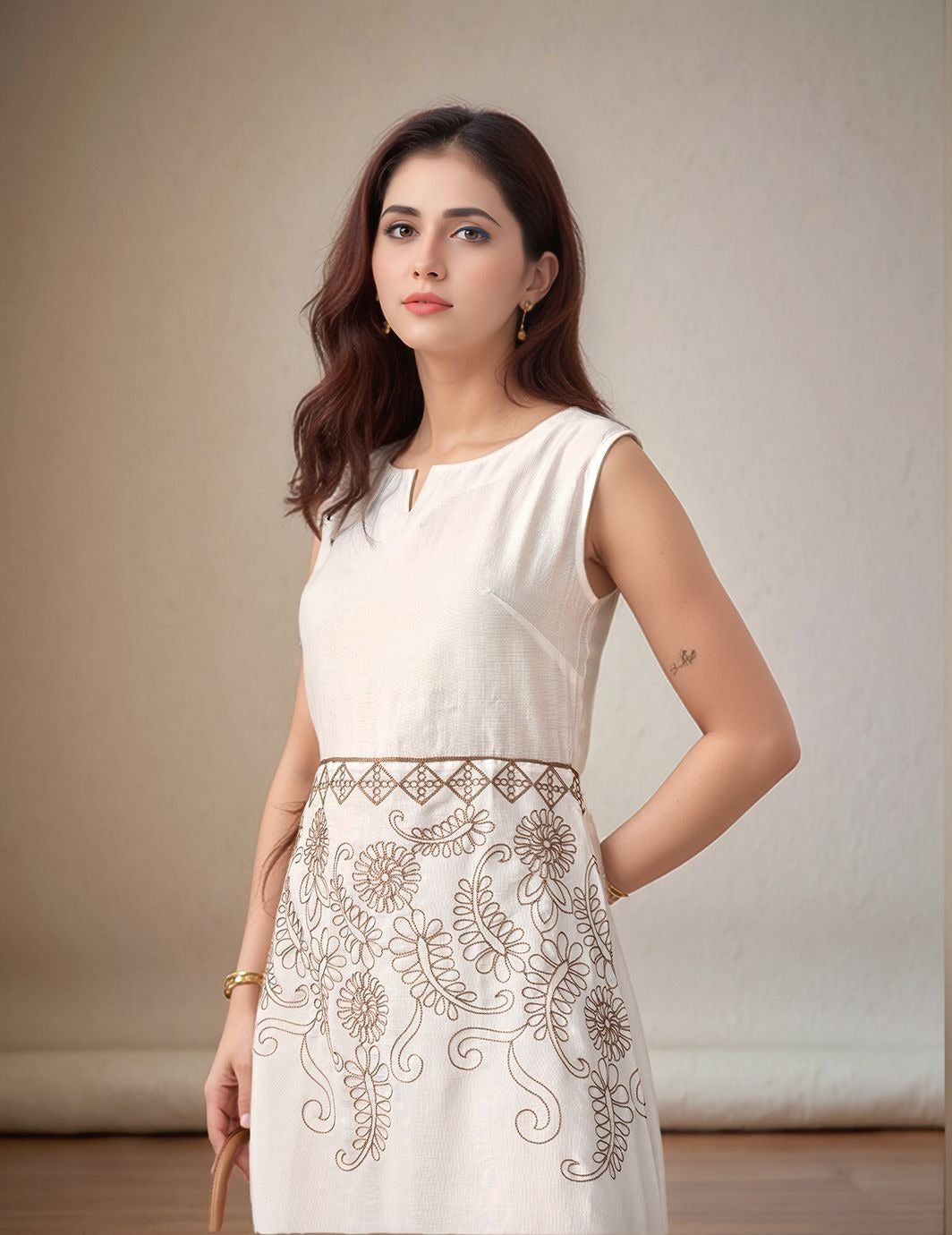 Myshka Women White Embroidered Dress Sleeveless