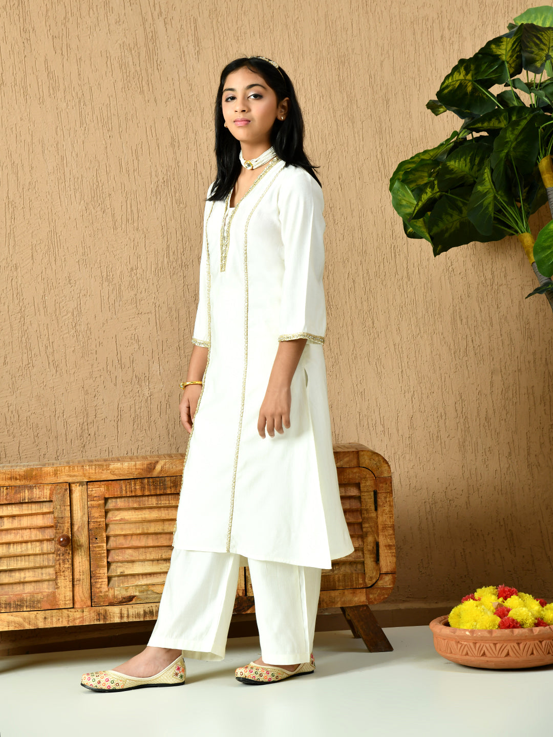 Myshka Kids Girls Calf length Embellished Kurta Set White Color