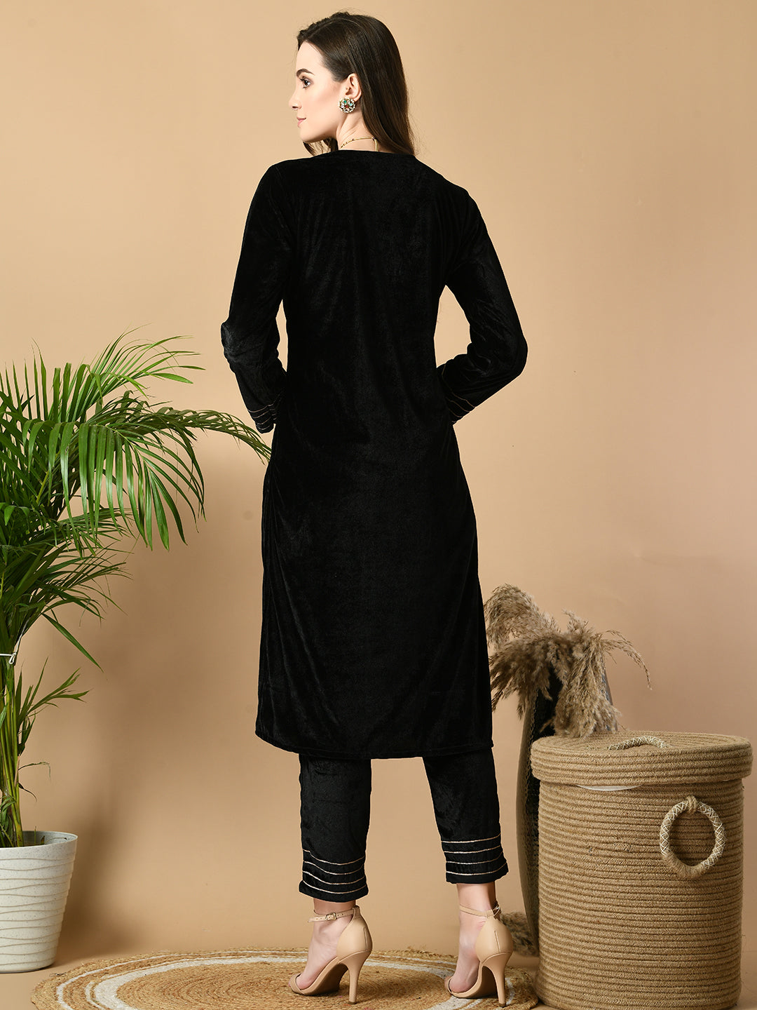Color_Black